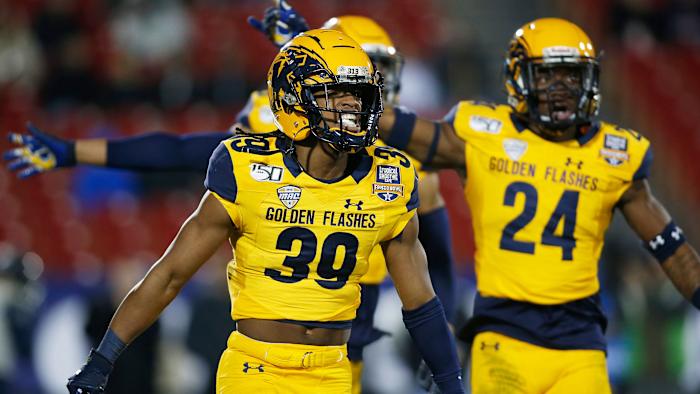 Kent State football players